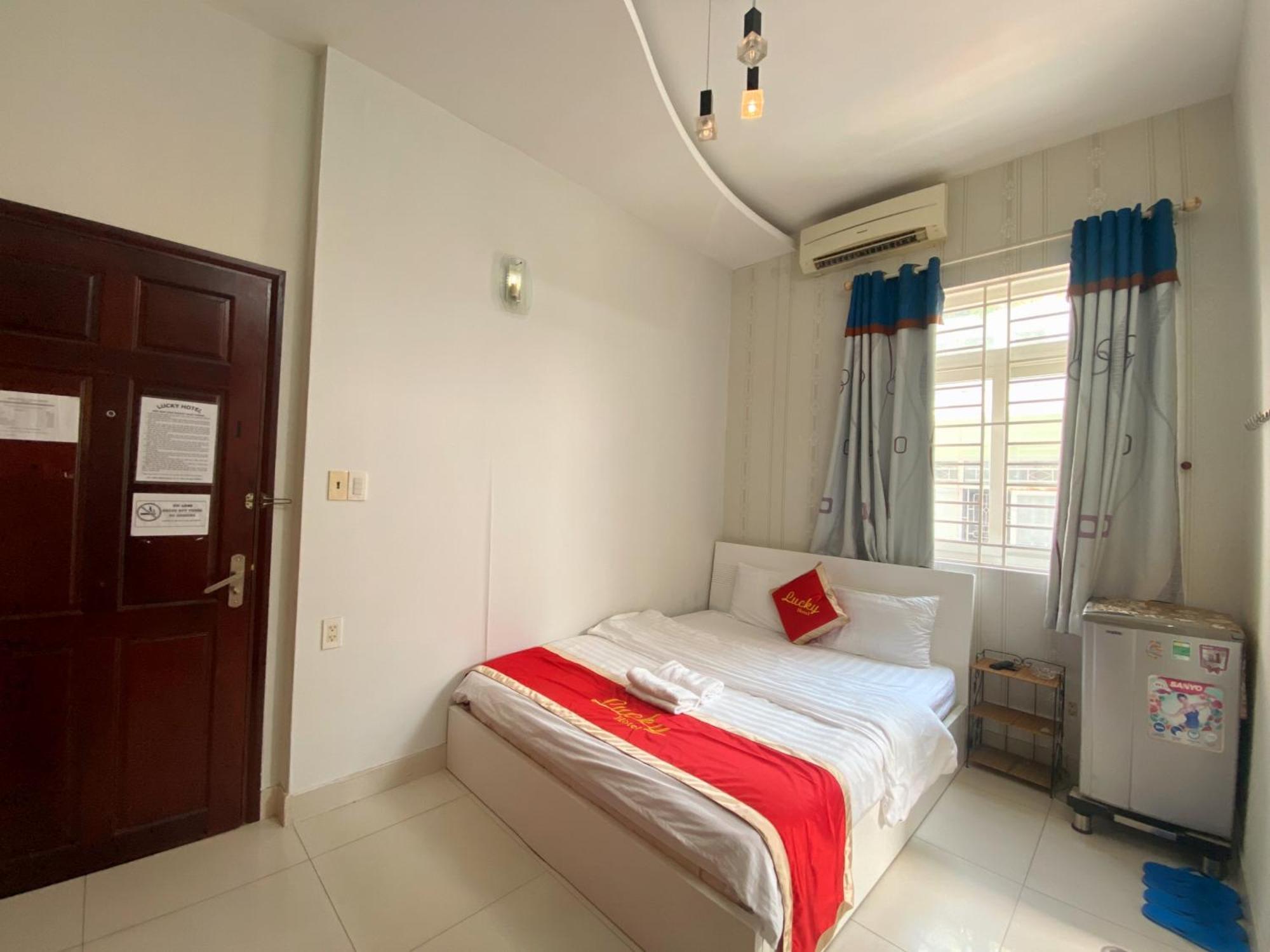 Lucky Hotel Ho Chi Minh City Bagian luar foto